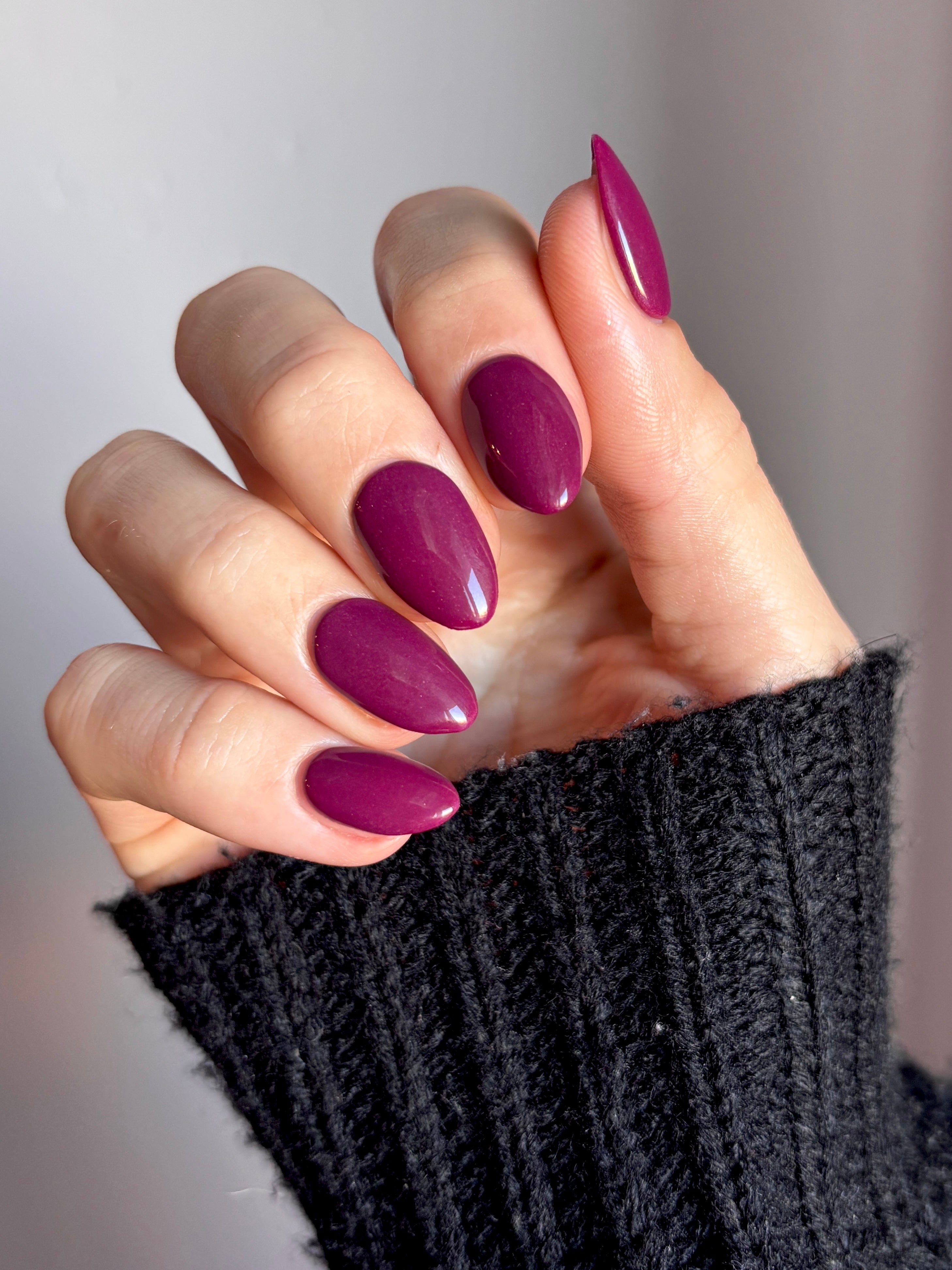 <tc>Dark Reddish Purple Dipping Powder
</tc>